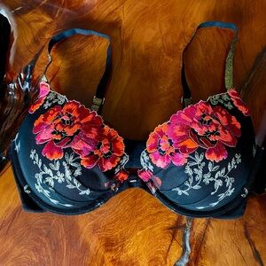 Victoria Secrets Floral Embroidered Black/Red Bra